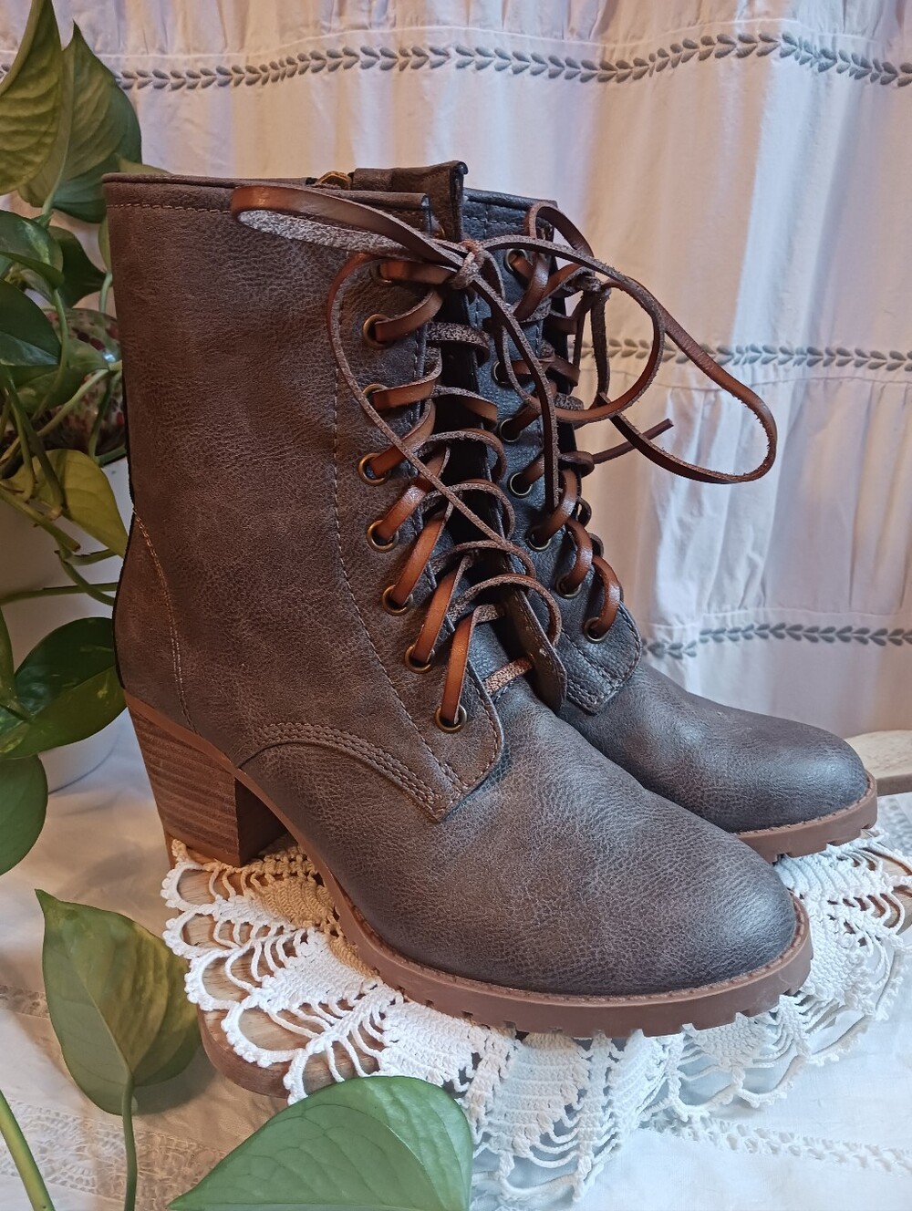 C Est 1946 Comfort Heeled Boot Womens 8 Worn Once Side Zip Cottagecore Praire